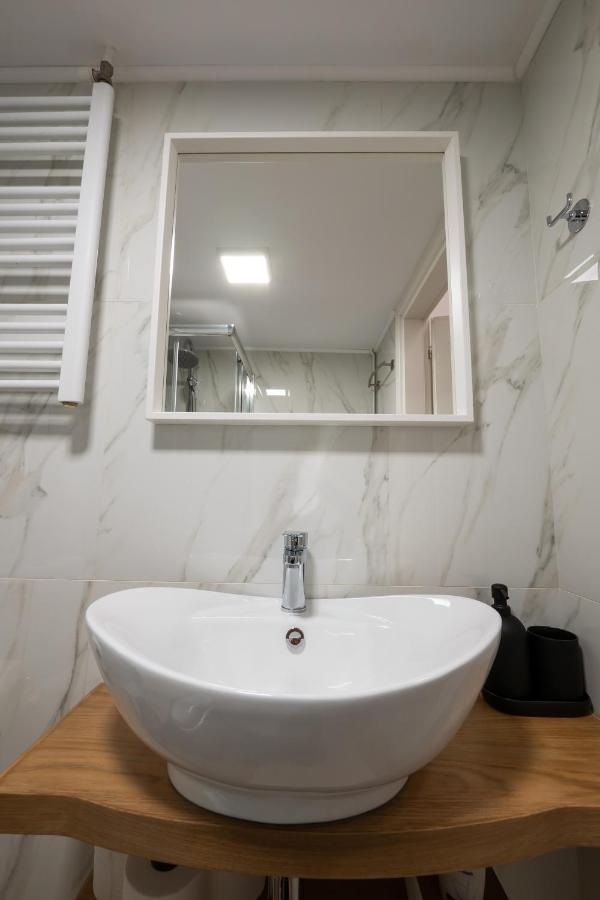 Ikos Central Spacious Apartment เทสซาโลนิกิ ภายนอก รูปภาพ